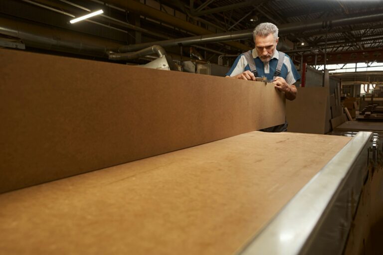 Sklejka w meblarstwie